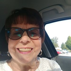 Meet your Posher, Deborah